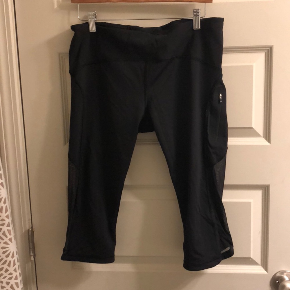 Lululemon crops
